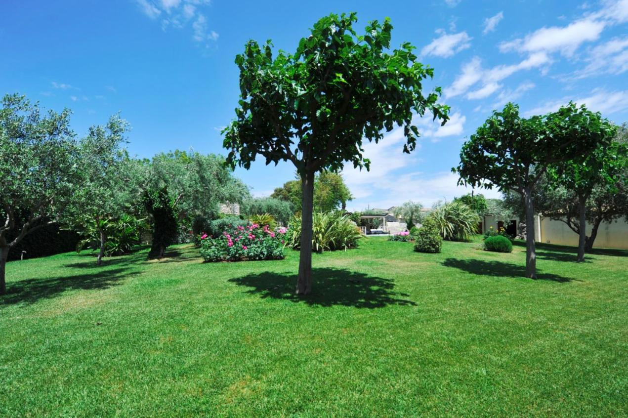 Stone House Modica Hotel ภายนอก รูปภาพ